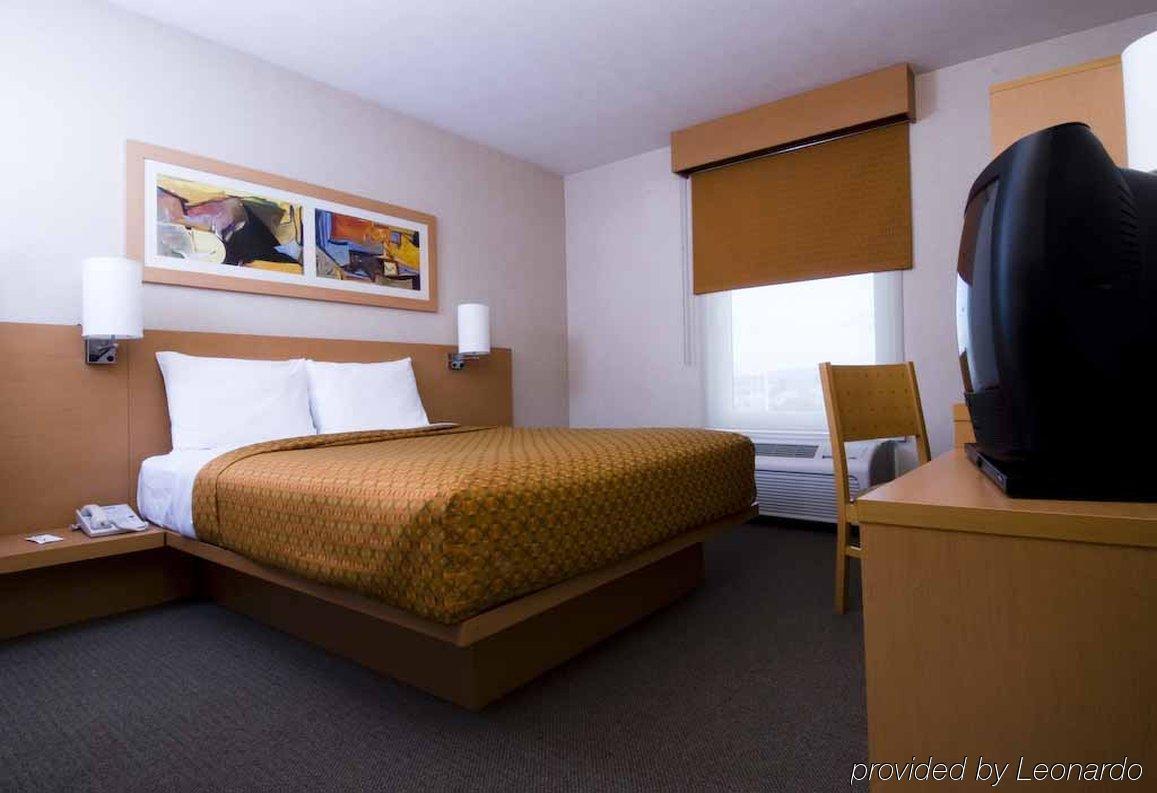 City Express By Marriott Celaya Parque Rom bilde