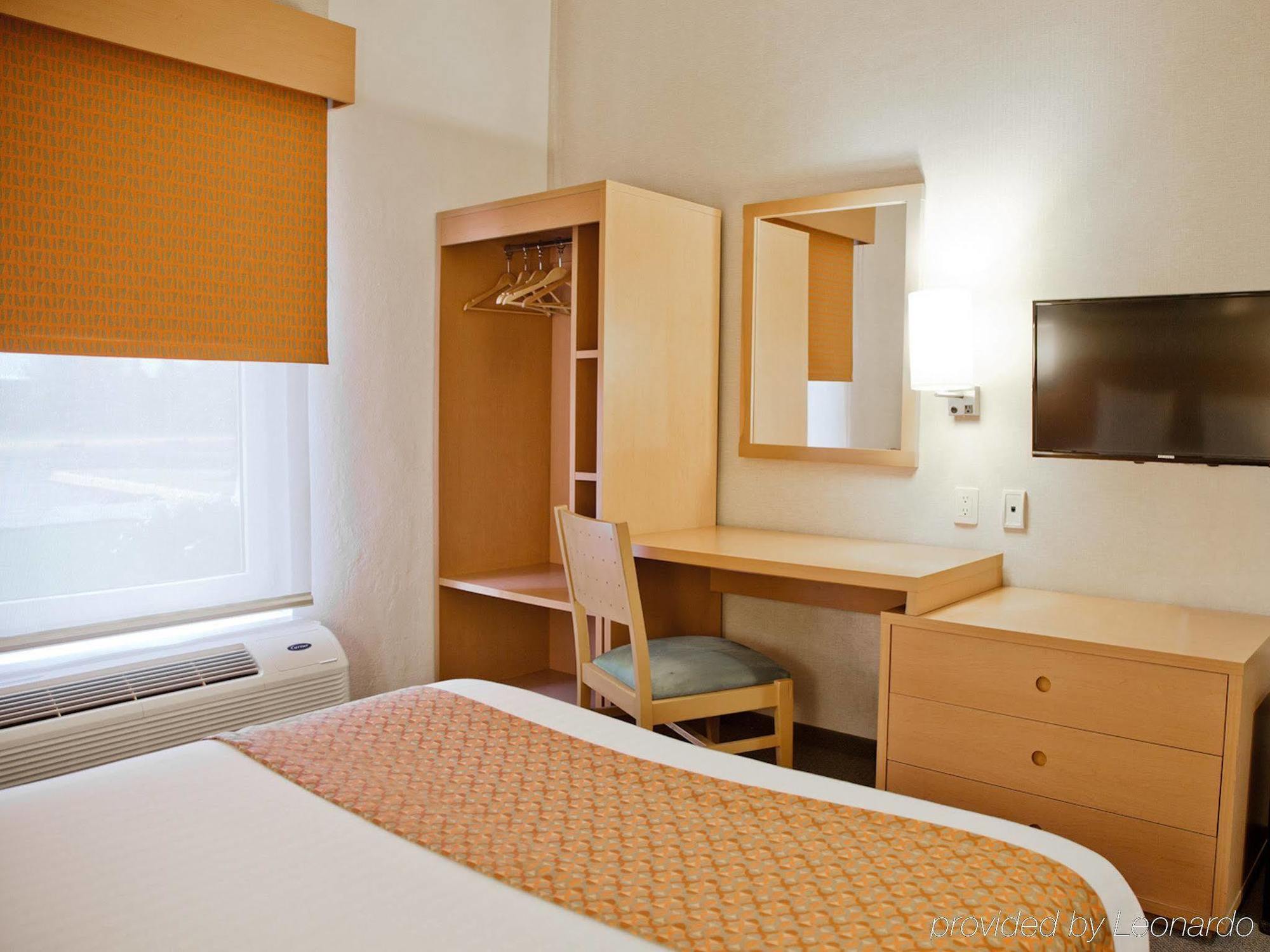 City Express By Marriott Celaya Parque Eksteriør bilde
